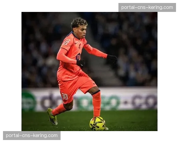 争议判罚！VAR介入取消乌迪内斯点球，比赛中断近5分钟